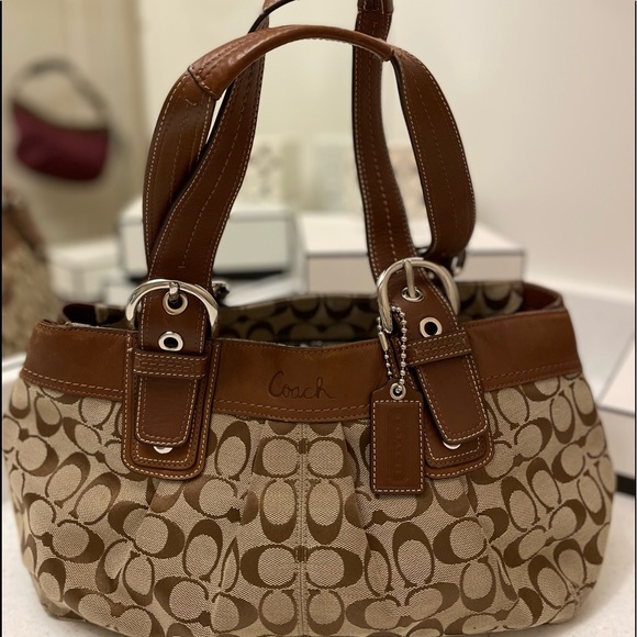 Coach Signature Satchel - Picture 5 of 14
